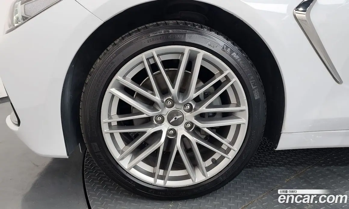Genesis G70 2018 2.0 автомат (гидро), фото 5 Genesis G70 2018 2.0 автомат (гидро), фото 5