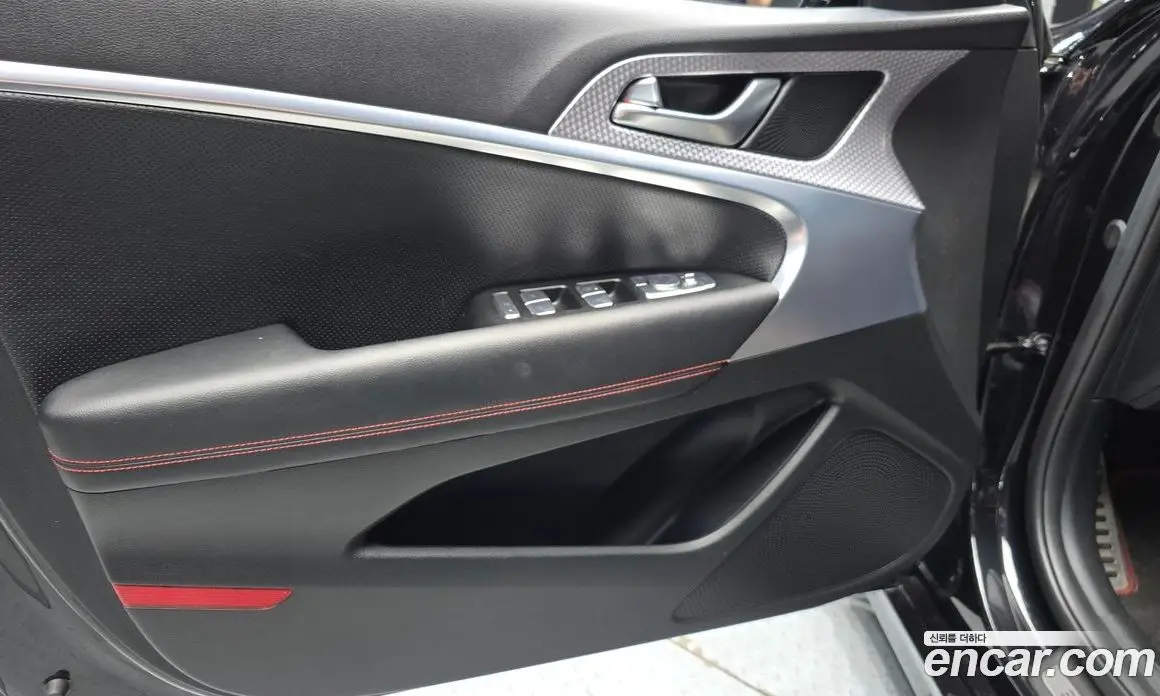Genesis G70 2022 2.0 автомат (гидро), фото 14 Genesis G70 2022 2.0 автомат (гидро), фото 14