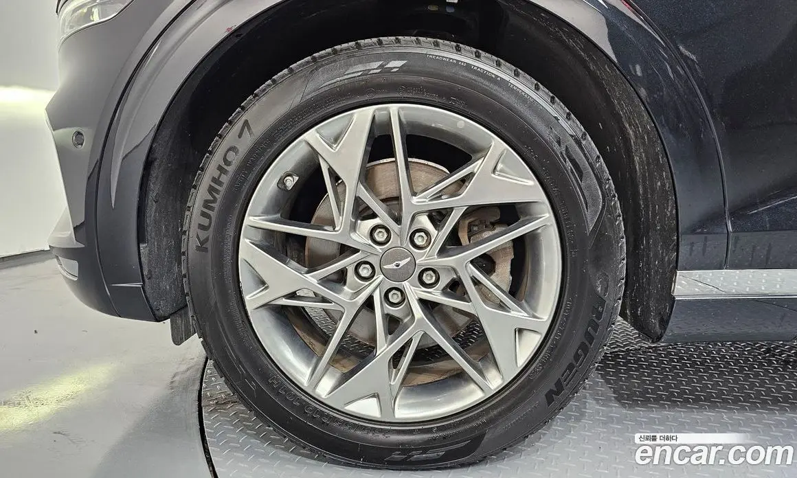 Genesis GV70 2021 2.5 автомат (гидро), фото 5 Genesis GV70 2021 2.5 автомат (гидро), фото 5
