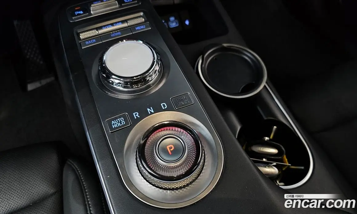 Genesis GV70 2021 2.5 автомат (гидро), фото 9 Genesis GV70 2021 2.5 автомат (гидро), фото 9
