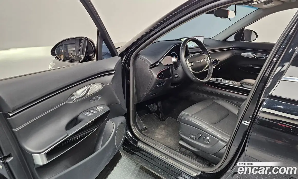Genesis GV70 2021 2.5 автомат (гидро), фото 10 Genesis GV70 2021 2.5 автомат (гидро), фото 10