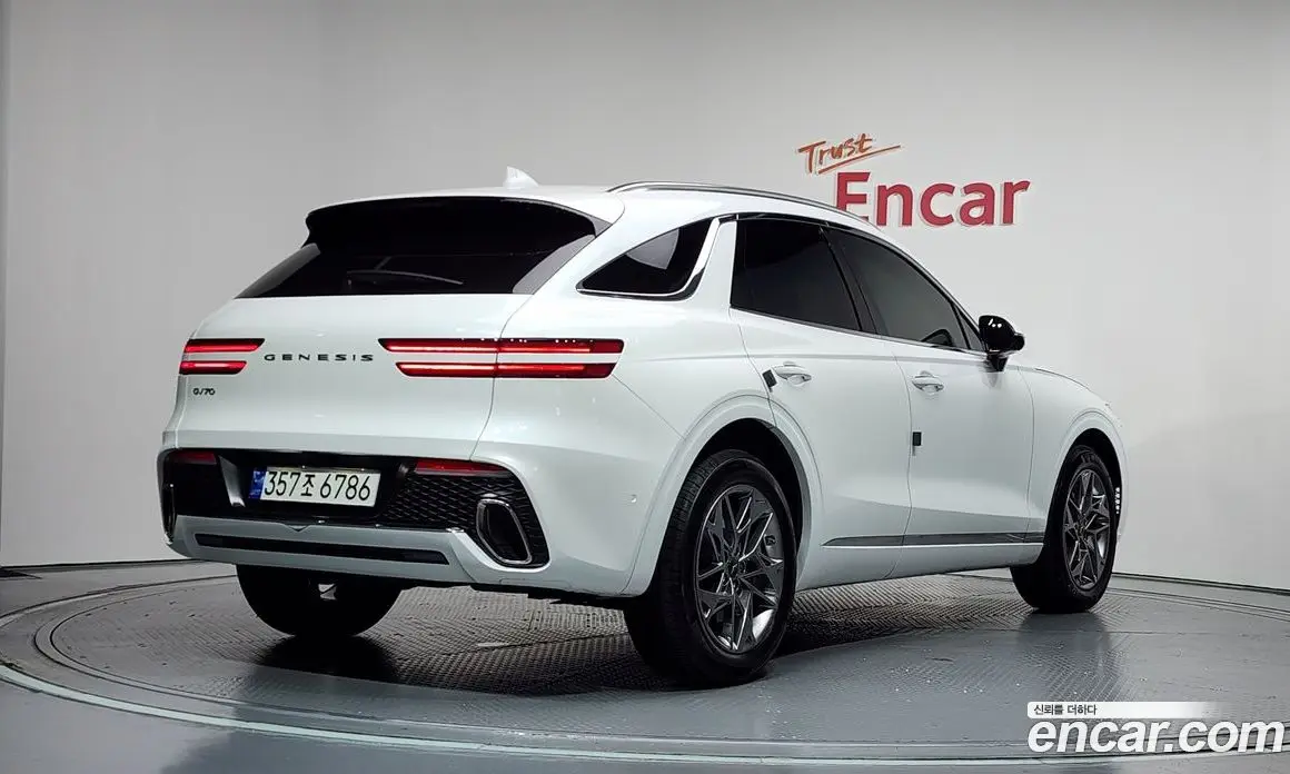Genesis GV70 2023 2.5 автомат (гидро), фото 1 Genesis GV70 2023 2.5 автомат (гидро), фото 1