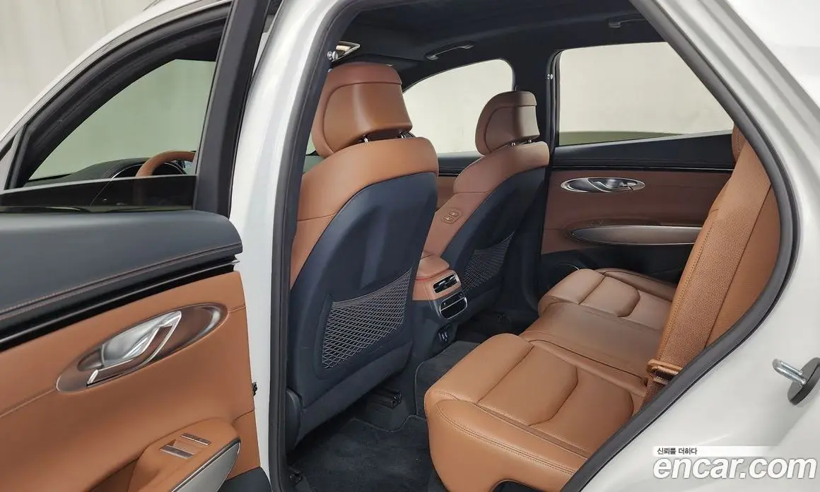 Genesis GV70 2023 2.5 автомат (гидро), фото 15 Genesis GV70 2023 2.5 автомат (гидро), фото 15