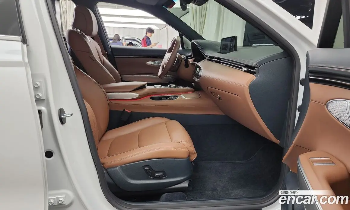 Genesis GV70 2023 2.5 автомат (гидро), фото 16 Genesis GV70 2023 2.5 автомат (гидро), фото 16