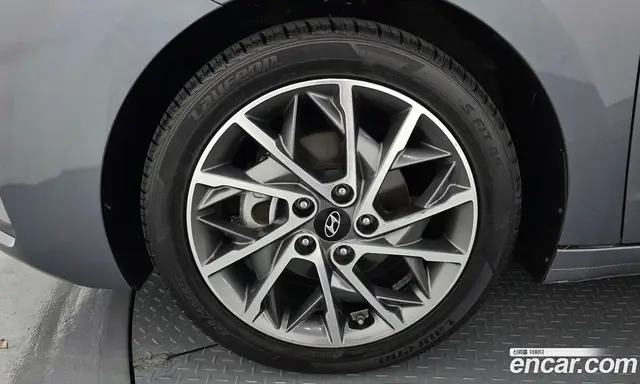 Hyundai Avante 2019 1.6 автомат (гидро), миниатюра 5 Hyundai Avante 2019 1.6 автомат (гидро), миниатюра 5