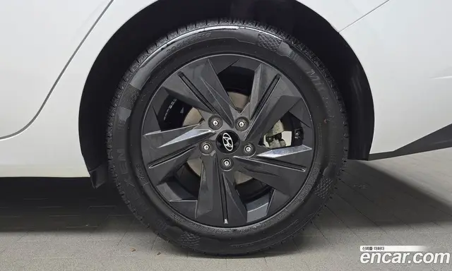 Hyundai Avante 2022 1.6 автомат (гидро), миниатюра 7 Hyundai Avante 2022 1.6 автомат (гидро), миниатюра 7