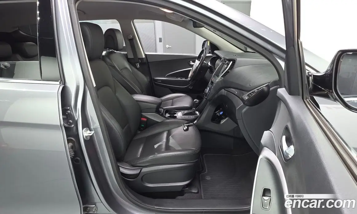 Hyundai Santa Fe 2016 2.0 автомат (гидро), фото 16 Hyundai Santa Fe 2016 2.0 автомат (гидро), фото 16