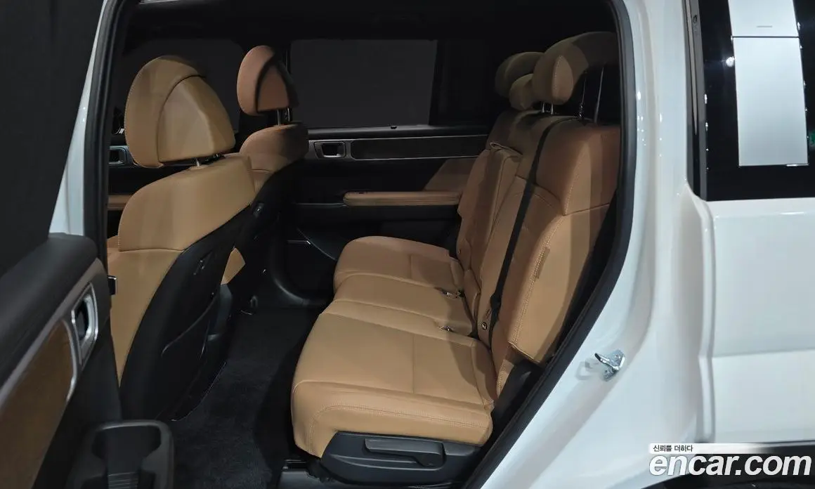 Hyundai Santa Fe 2024 1.6 автомат (гидро), фото 11