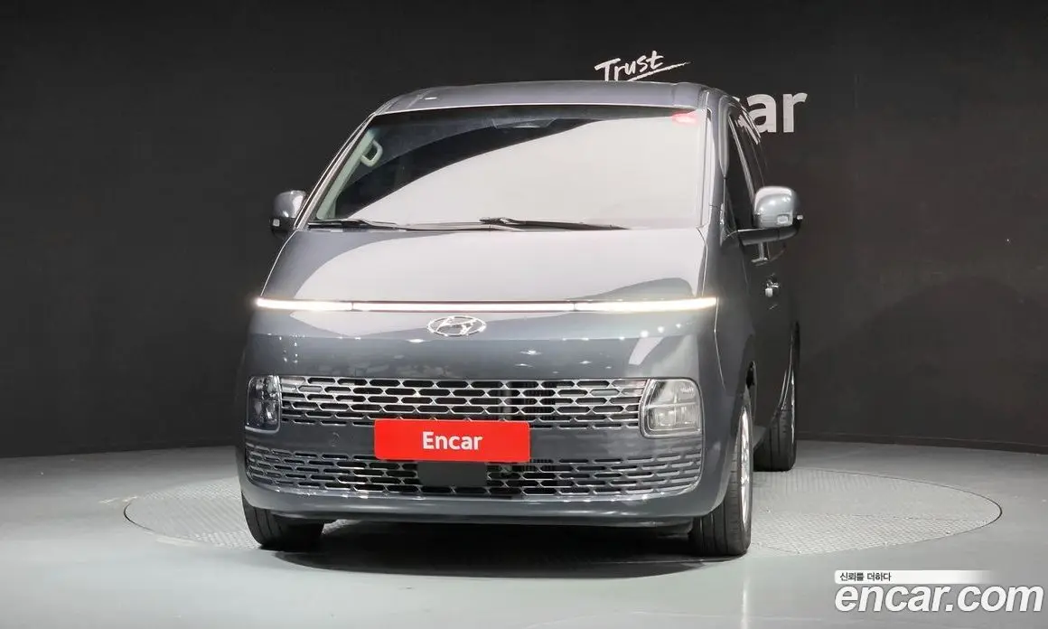 Hyundai Staria 2022 2.2 автомат (гидро), фото 3