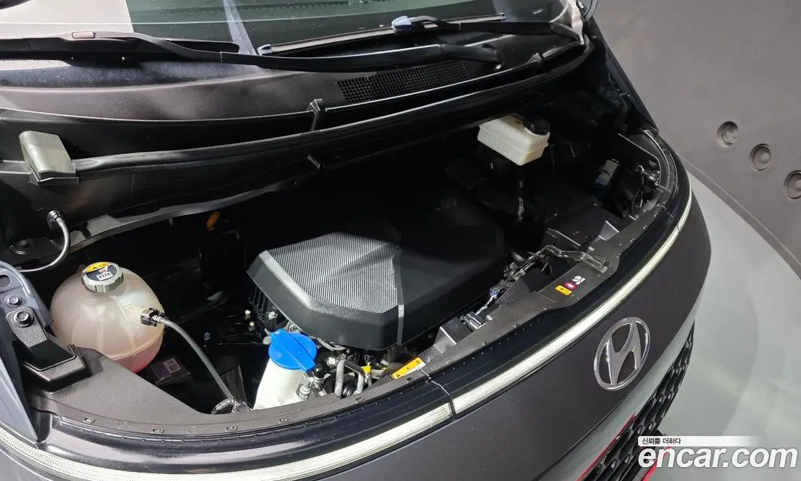 Hyundai Staria 2022 2.2 автомат (гидро), фото 6