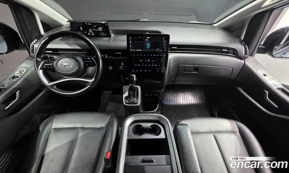 Hyundai Staria 2022 2.2 автомат (гидро), фото 7