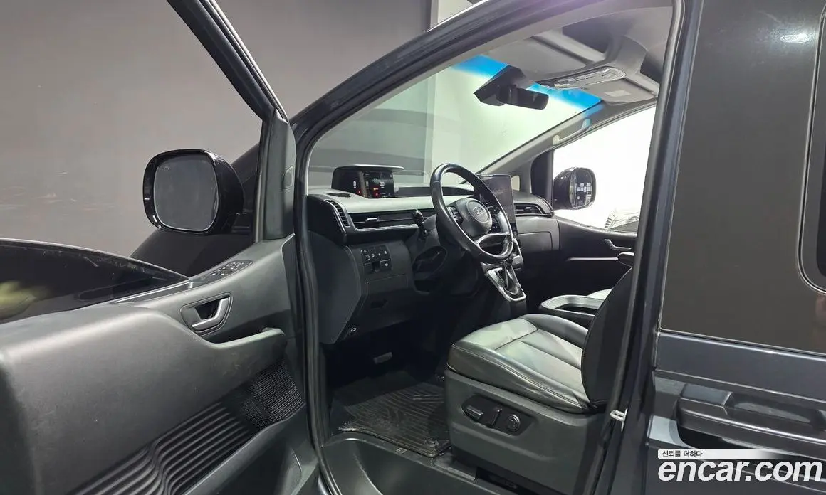 Hyundai Staria 2022 2.2 автомат (гидро), фото 10