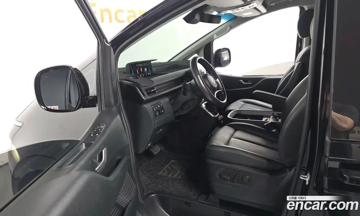 Hyundai Staria 2024 1.6 автомат (гидро), фото 13