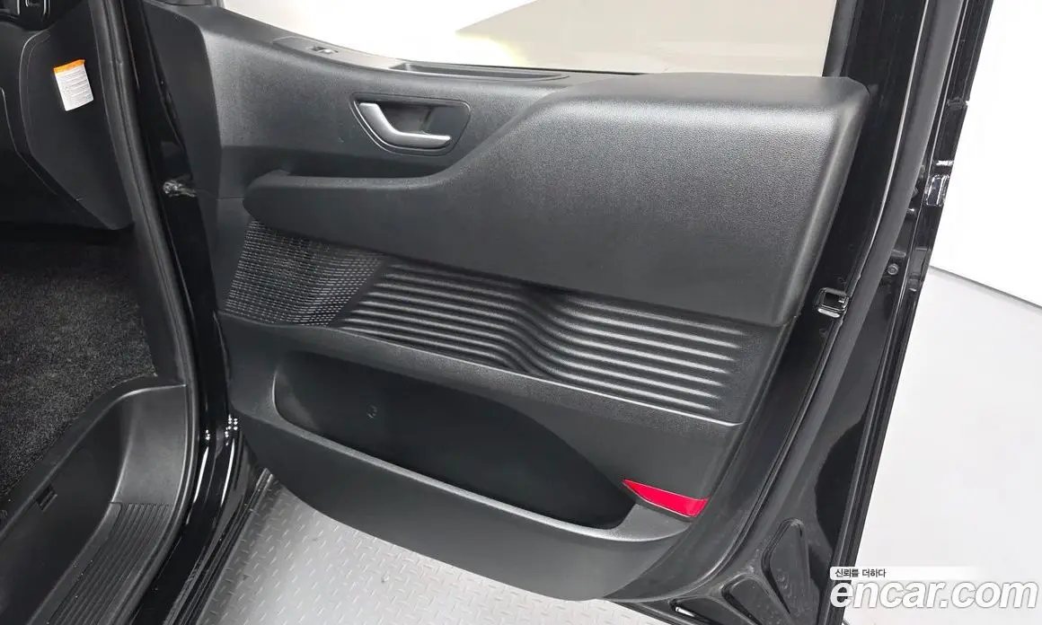 Hyundai Staria 2024 1.6 автомат (гидро), фото 14