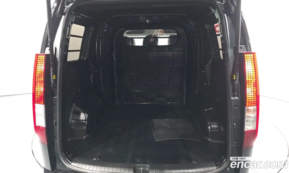 Hyundai Staria 2024 1.6 автомат (гидро), фото 26