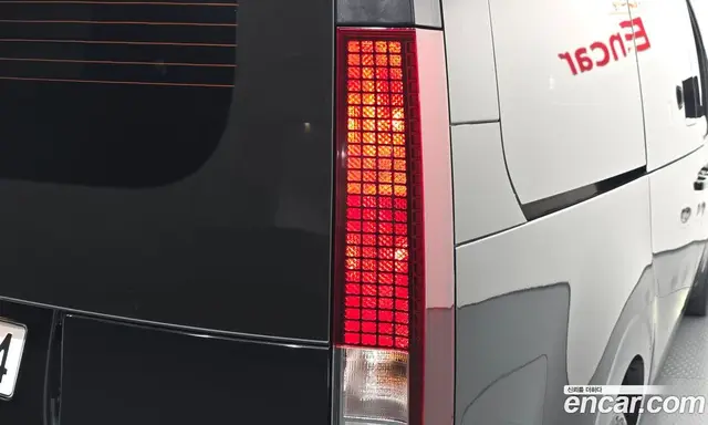 Hyundai Staria 2024 1.6 автомат (гидро), миниатюра 9