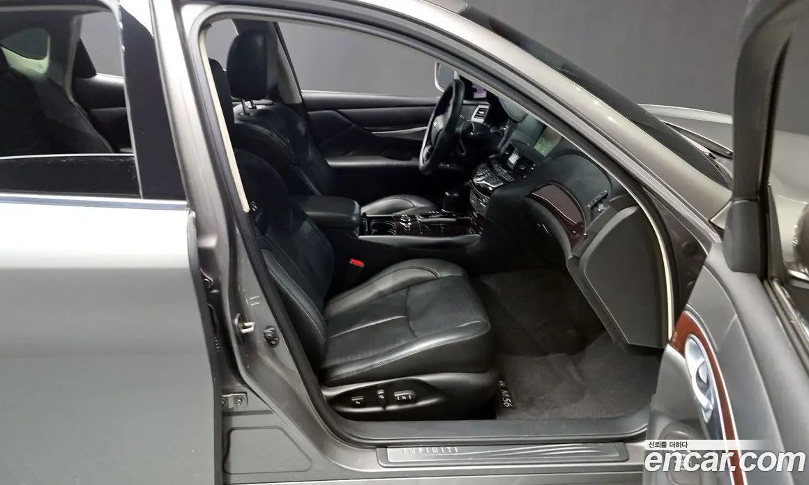 Infiniti M 2011 5.6 автомат (гидро), фото 11 Infiniti M 2011 5.6 автомат (гидро), фото 11