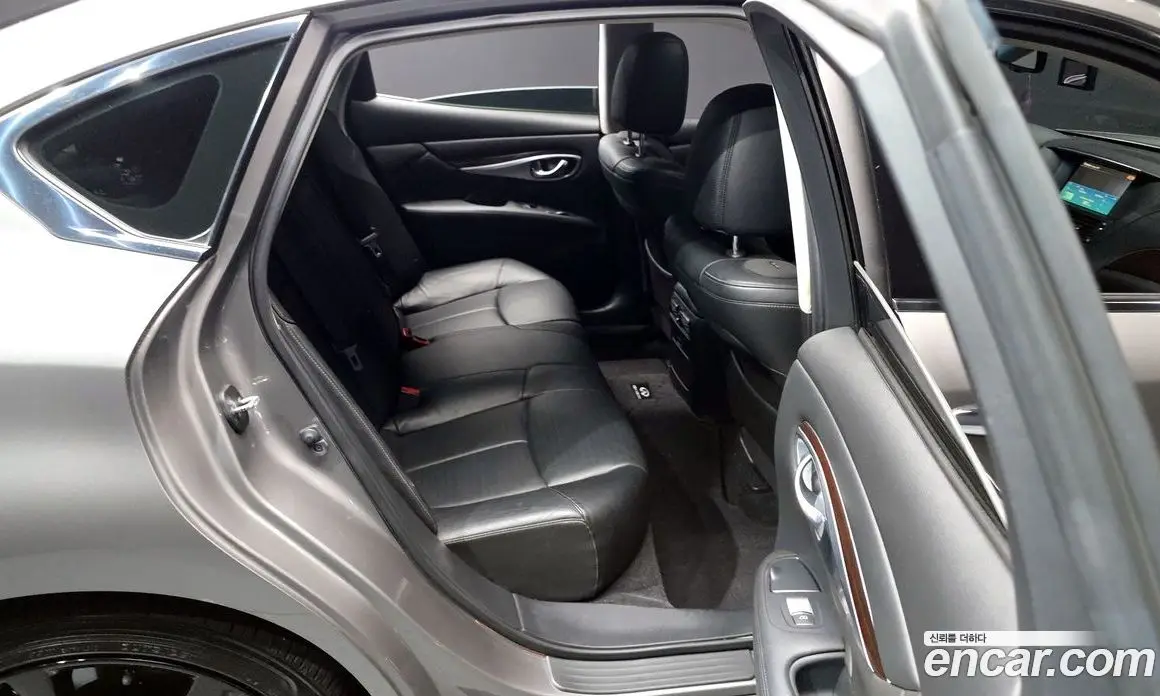 Infiniti M 2011 5.6 автомат (гидро), фото 12 Infiniti M 2011 5.6 автомат (гидро), фото 12