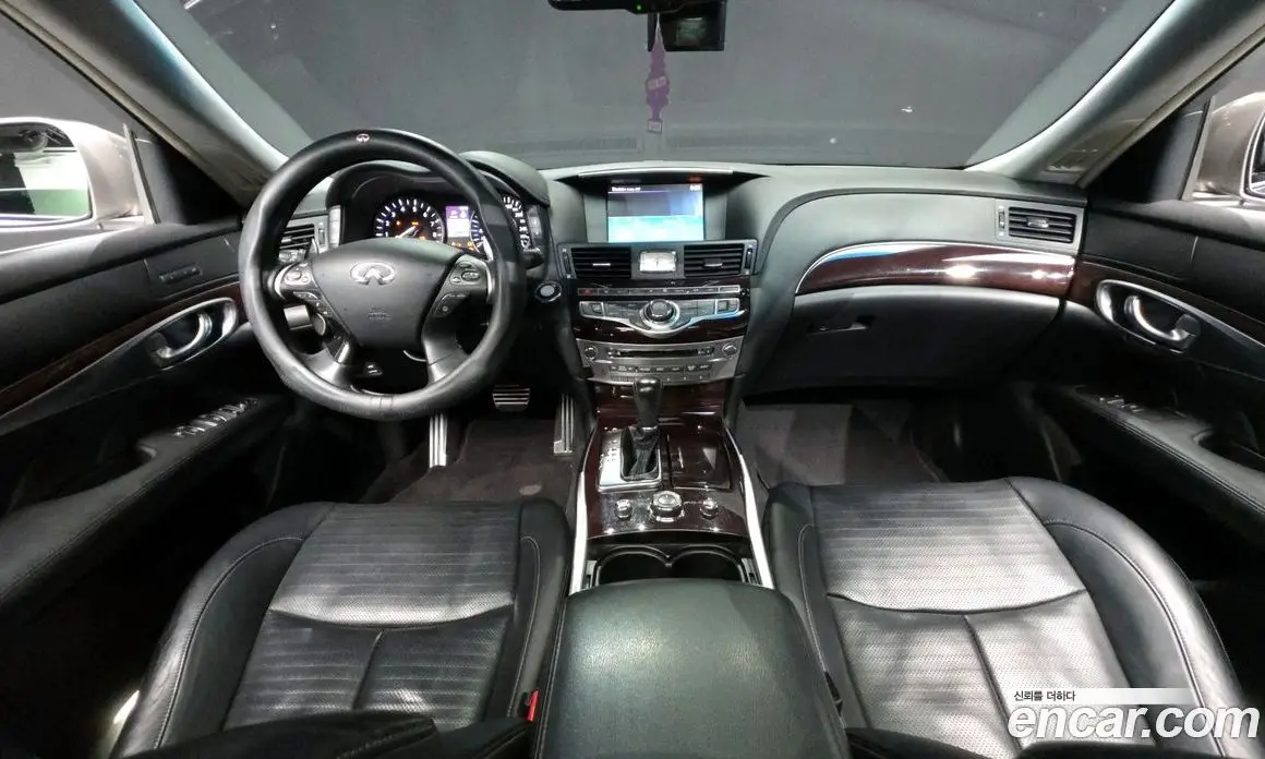 Infiniti M 2011 5.6 автомат (гидро), фото 7 Infiniti M 2011 5.6 автомат (гидро), фото 7