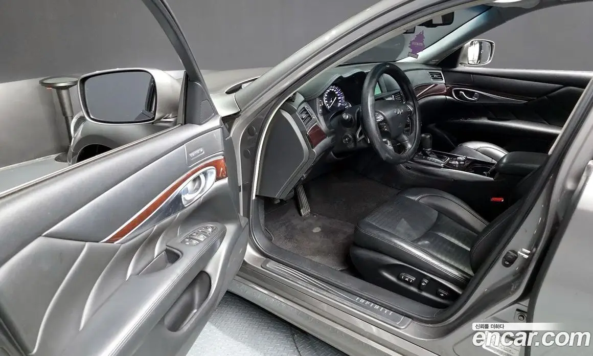 Infiniti M 2011 5.6 автомат (гидро), фото 10 Infiniti M 2011 5.6 автомат (гидро), фото 10