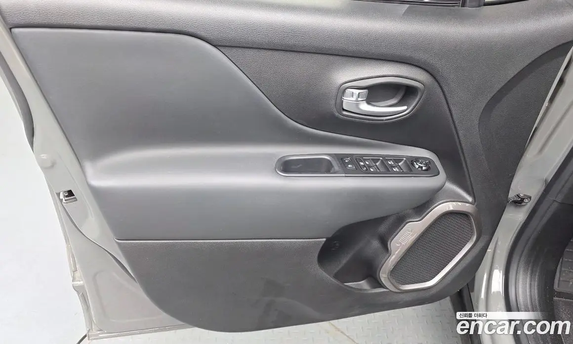 Jeep Renegade 2022 1.3 автомат (гидро), фото 14 Jeep Renegade 2022 1.3 автомат (гидро), фото 14