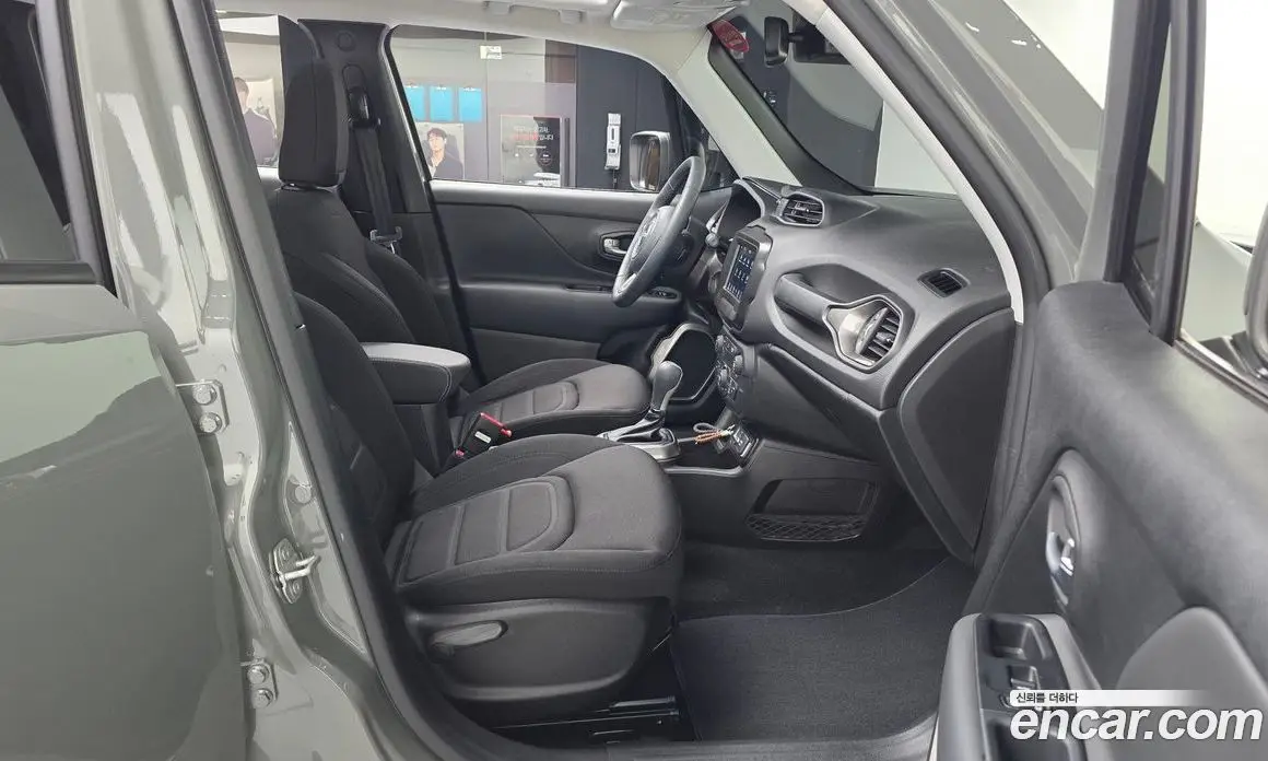 Jeep Renegade 2022 1.3 автомат (гидро), фото 17 Jeep Renegade 2022 1.3 автомат (гидро), фото 17