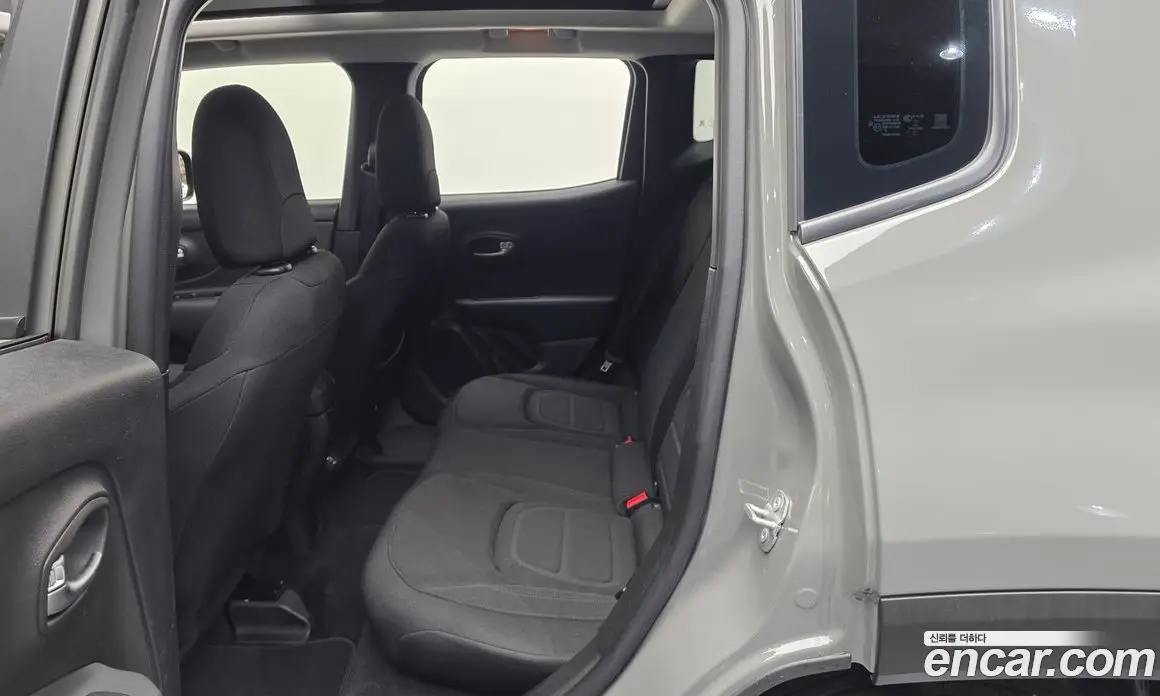 Jeep Renegade 2022 1.3 автомат (гидро), фото 18 Jeep Renegade 2022 1.3 автомат (гидро), фото 18