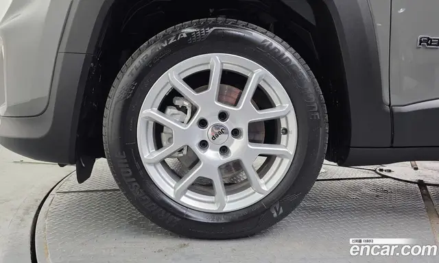 Jeep Renegade 2022 1.3 автомат (гидро), миниатюра 5 Jeep Renegade 2022 1.3 автомат (гидро), миниатюра 5
