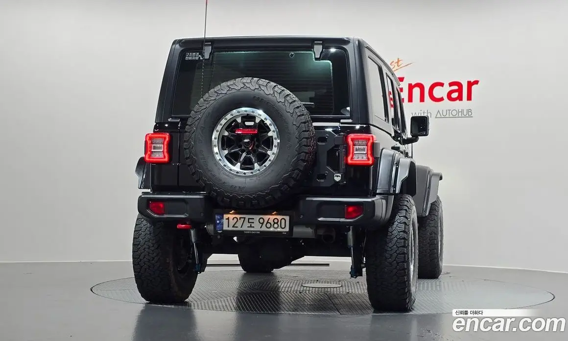 Jeep Wrangler 2023 2.0 автомат (гидро), фото 4