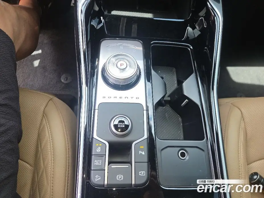 Kia Sorento 2024 1.6 автомат (гидро), фото 15 Kia Sorento 2024 1.6 автомат (гидро), фото 15