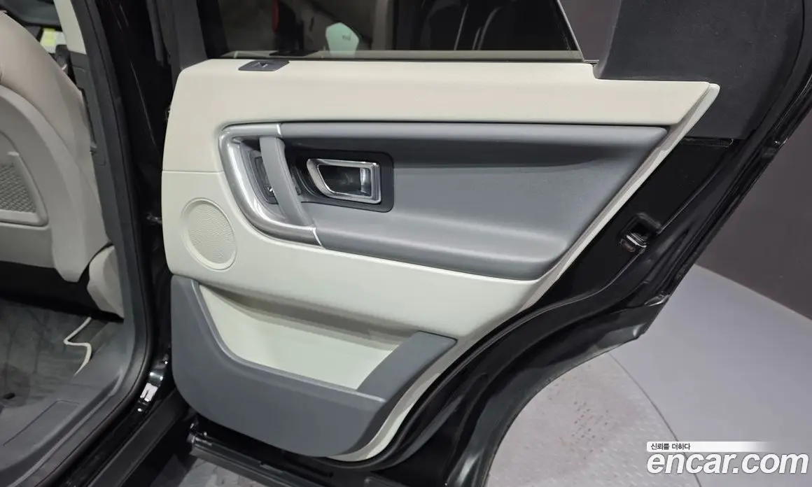 Land Rover Discovery Sport 2018 2.0 автомат (гидро), фото 15 Land Rover Discovery Sport 2018 2.0 автомат (гидро), фото 15