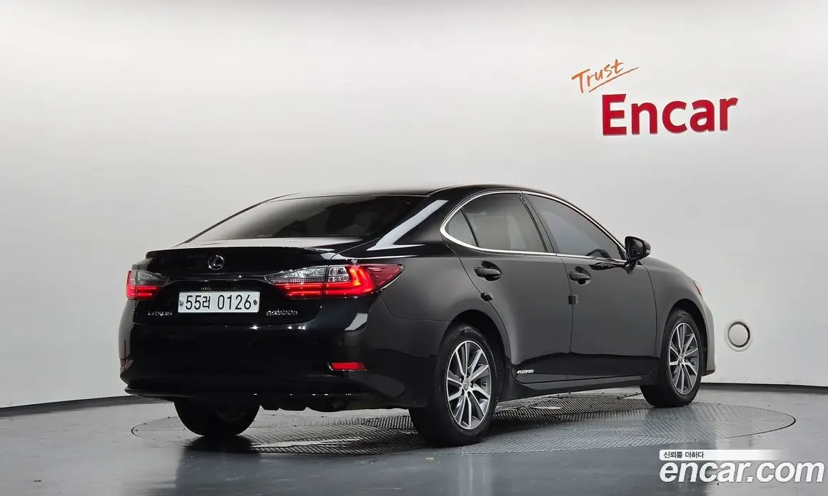Lexus ES 2016 2.5 автомат (гидро), фото 2 Lexus ES 2016 2.5 автомат (гидро), фото 2