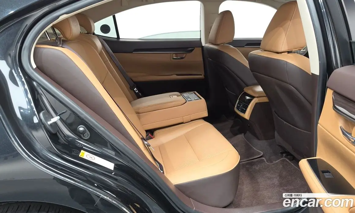 Lexus ES 2016 2.5 автомат (гидро), фото 12 Lexus ES 2016 2.5 автомат (гидро), фото 12
