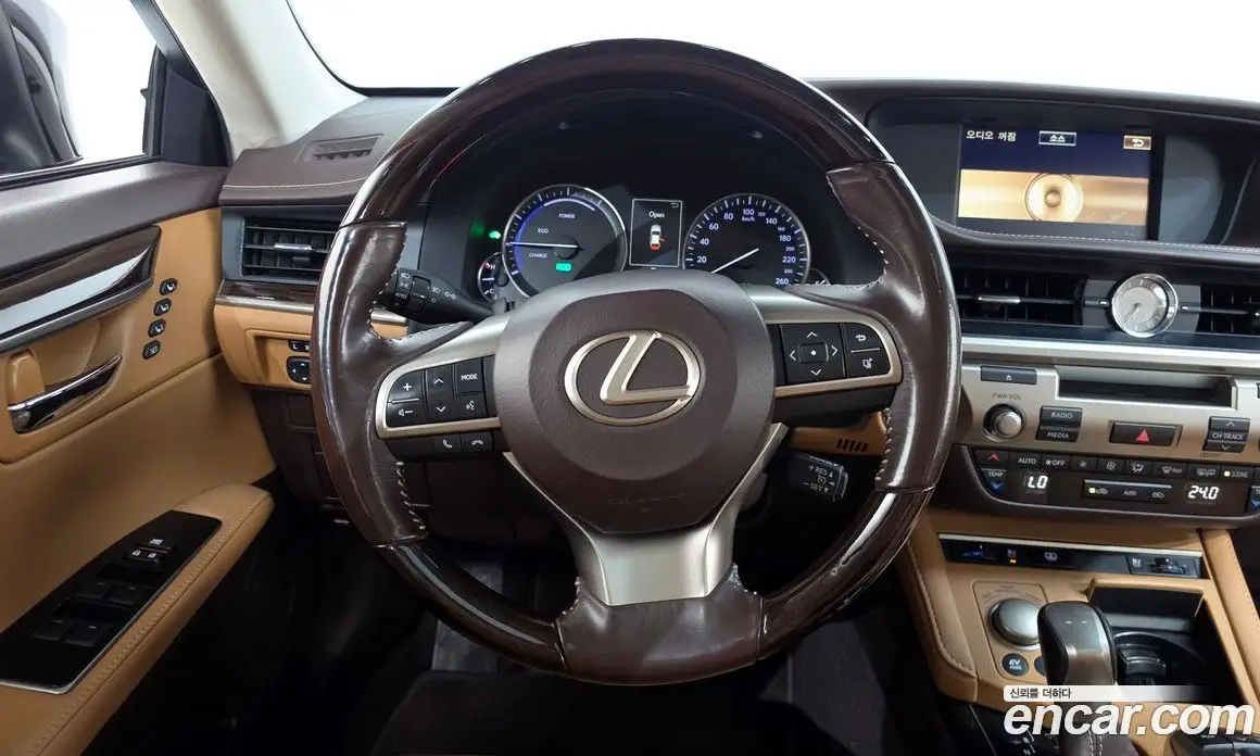 Lexus ES 2016 2.5 автомат (гидро), фото 13 Lexus ES 2016 2.5 автомат (гидро), фото 13