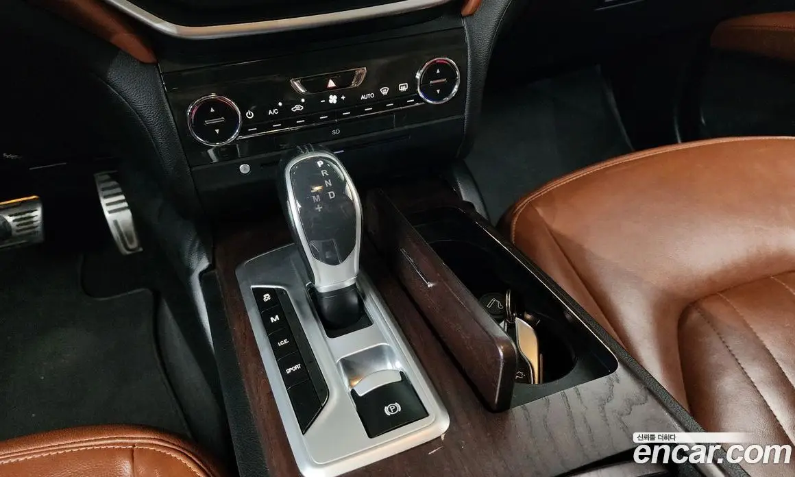 Maserati Ghibli 2015 3.0 автомат (гидро), фото 9 Maserati Ghibli 2015 3.0 автомат (гидро), фото 9
