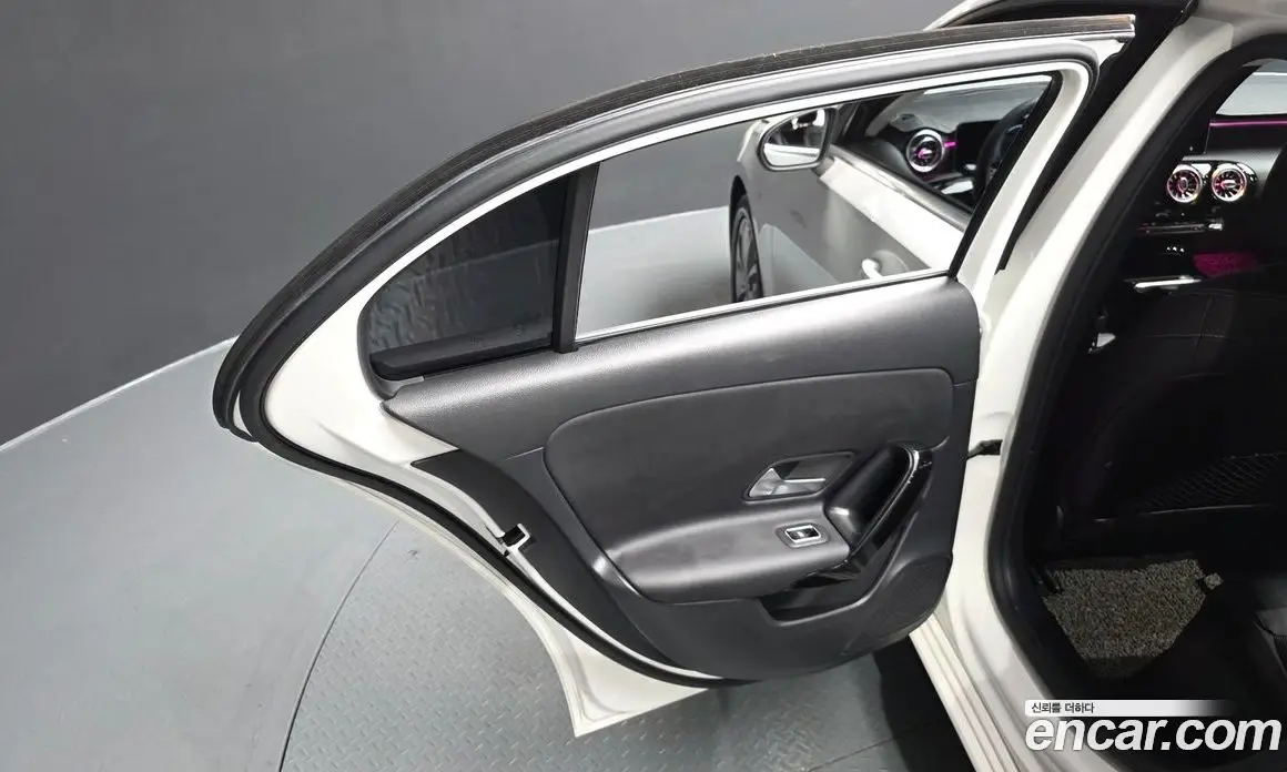 Mercedes-Benz A-Class 2019 2.0 автомат (гидро), фото 14 Mercedes-Benz A-Class 2019 2.0 автомат (гидро), фото 14