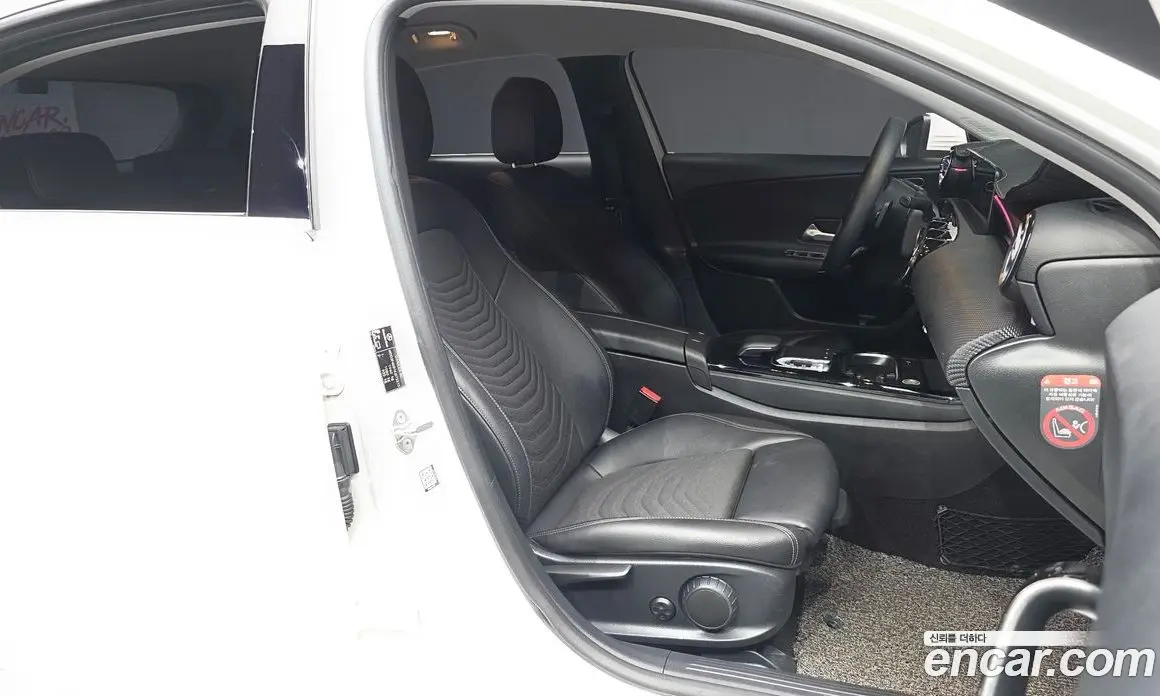 Mercedes-Benz A-Class 2019 2.0 автомат (гидро), фото 16 Mercedes-Benz A-Class 2019 2.0 автомат (гидро), фото 16