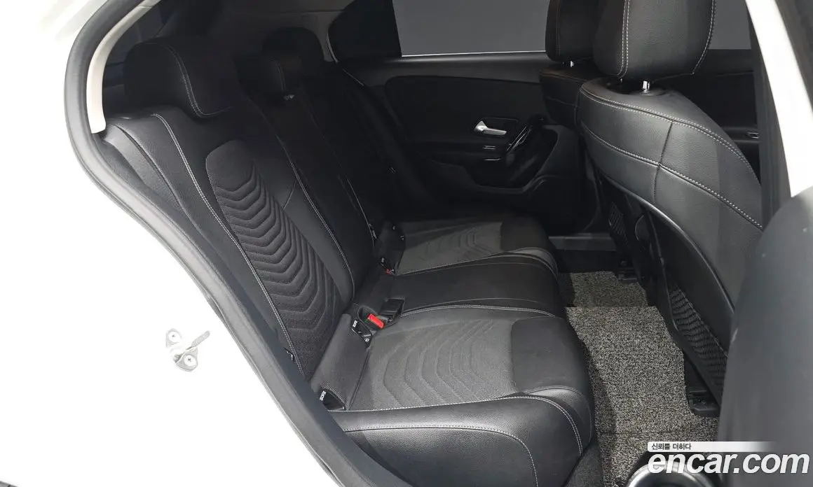 Mercedes-Benz A-Class 2019 2.0 автомат (гидро), фото 17 Mercedes-Benz A-Class 2019 2.0 автомат (гидро), фото 17