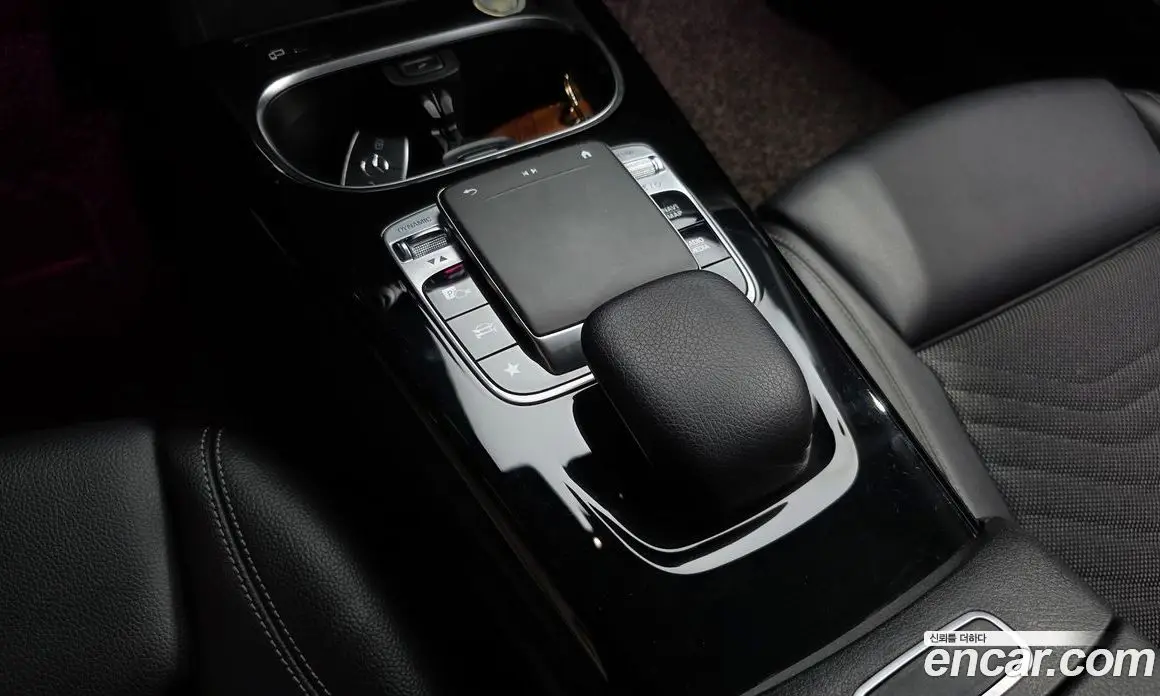 Mercedes-Benz A-Class 2019 2.0 автомат (гидро), фото 28 Mercedes-Benz A-Class 2019 2.0 автомат (гидро), фото 28