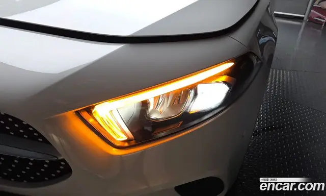 Mercedes-Benz A-Class 2019 2.0 автомат (гидро), миниатюра 7 Mercedes-Benz A-Class 2019 2.0 автомат (гидро), миниатюра 7