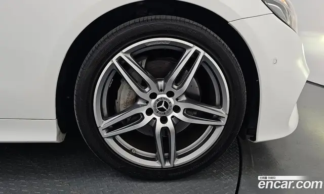 Mercedes-Benz E-Class 2019 1.9 автомат (гидро), миниатюра 6 Mercedes-Benz E-Class 2019 1.9 автомат (гидро), миниатюра 6