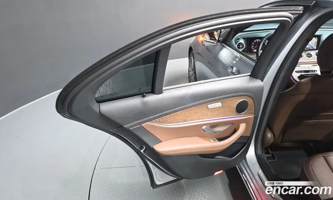 Mercedes-Benz E-Class 2022 2.0 автомат (гидро), фото 15 Mercedes-Benz E-Class 2022 2.0 автомат (гидро), фото 15