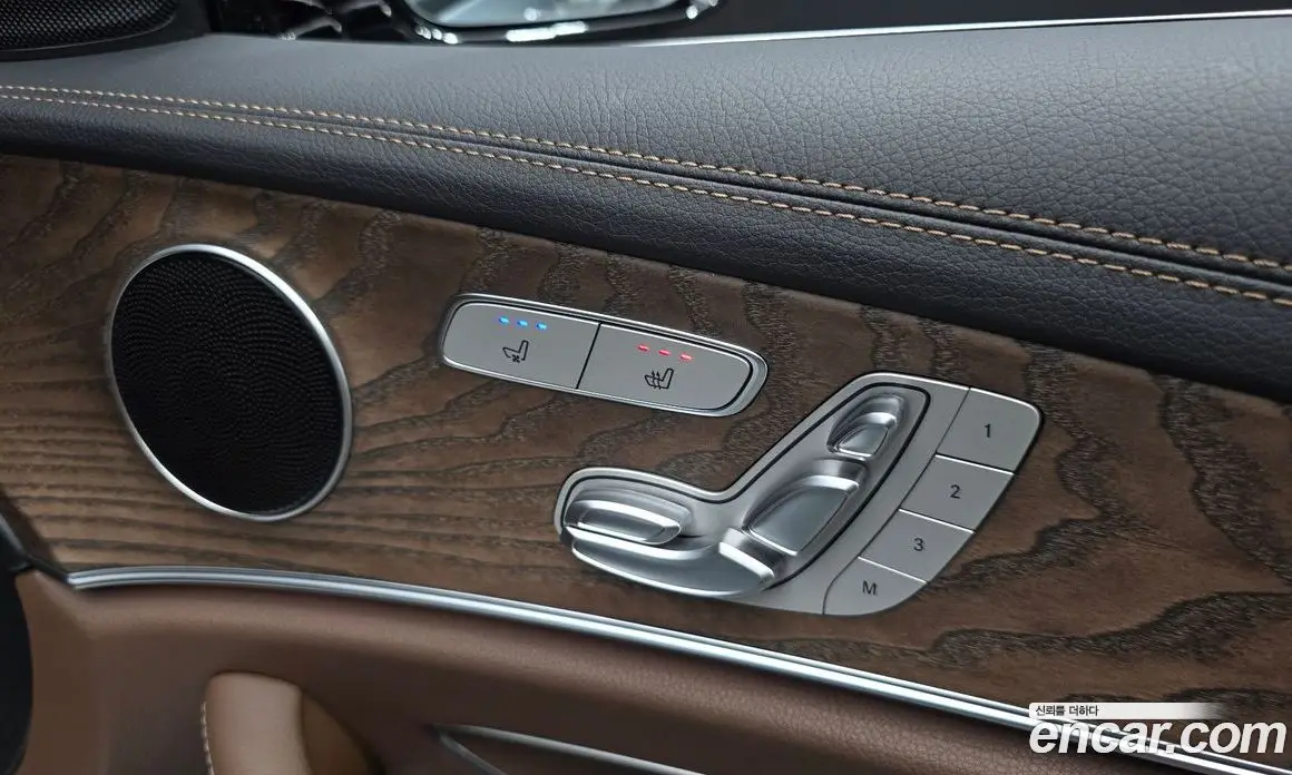 Mercedes-Benz E-Class 2022 2.0 автомат (гидро), фото 28 Mercedes-Benz E-Class 2022 2.0 автомат (гидро), фото 28