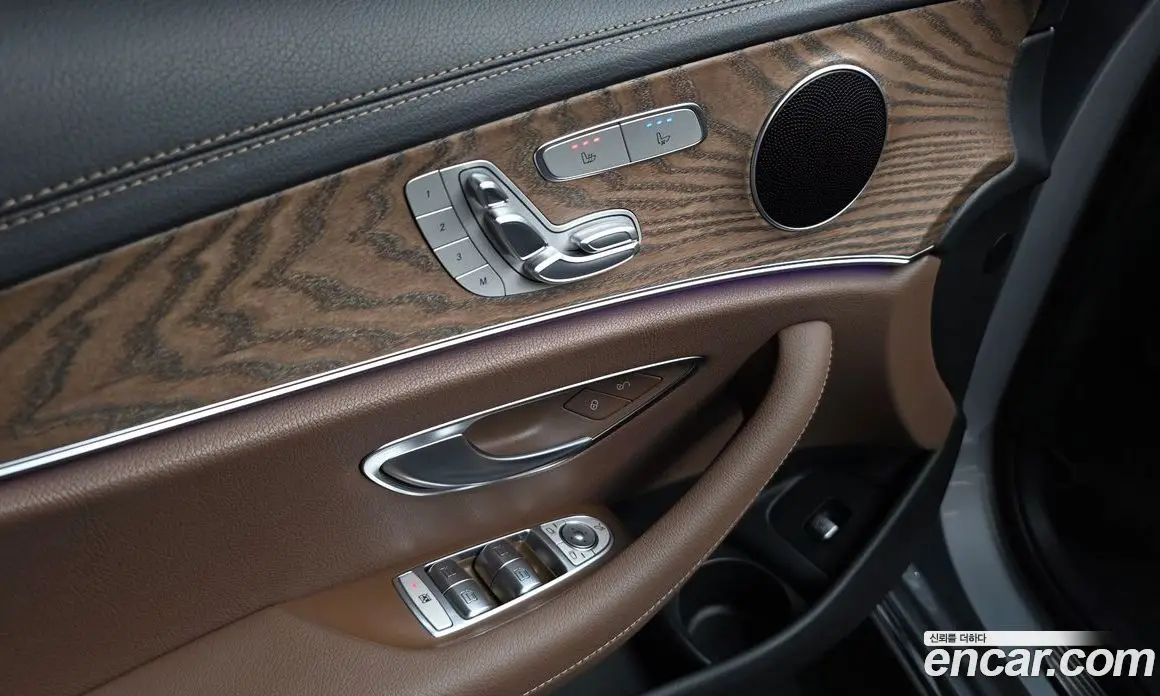 Mercedes-Benz E-Class 2022 2.0 автомат (гидро), фото 30 Mercedes-Benz E-Class 2022 2.0 автомат (гидро), фото 30