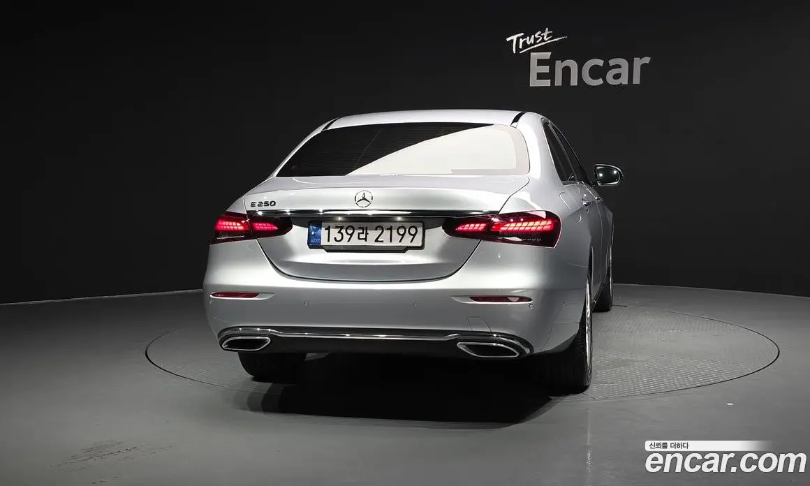 Mercedes-Benz E-Class 2022 2.0 автомат (гидро), фото 4 Mercedes-Benz E-Class 2022 2.0 автомат (гидро), фото 4