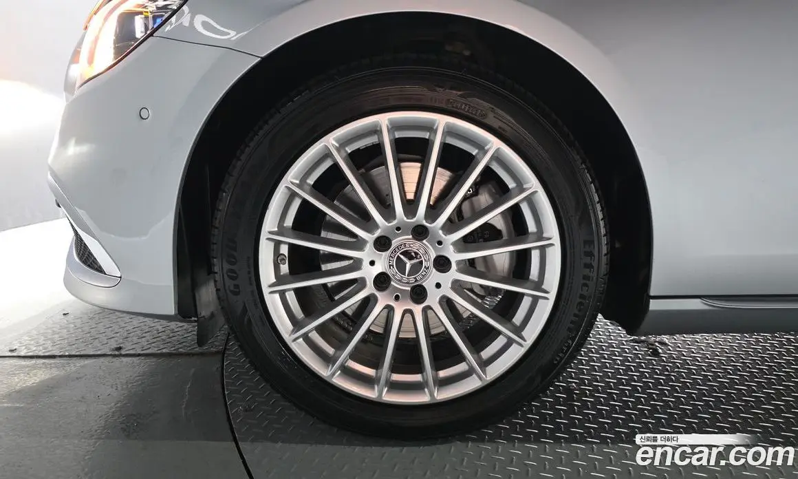 Mercedes-Benz E-Class 2022 2.0 автомат (гидро), фото 5 Mercedes-Benz E-Class 2022 2.0 автомат (гидро), фото 5