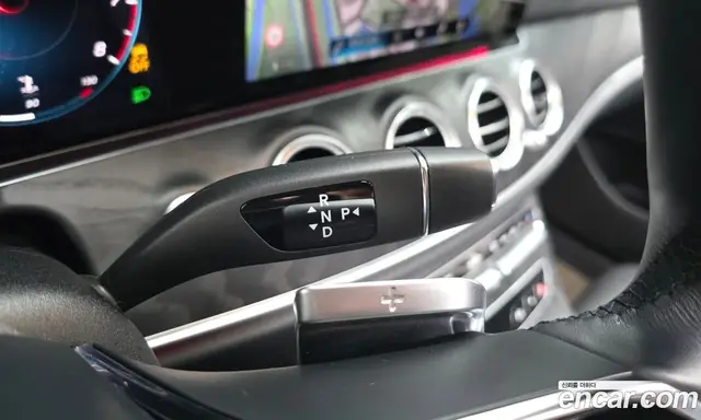 Mercedes-Benz E-Class 2023 2.0 автомат (гидро), миниатюра 12