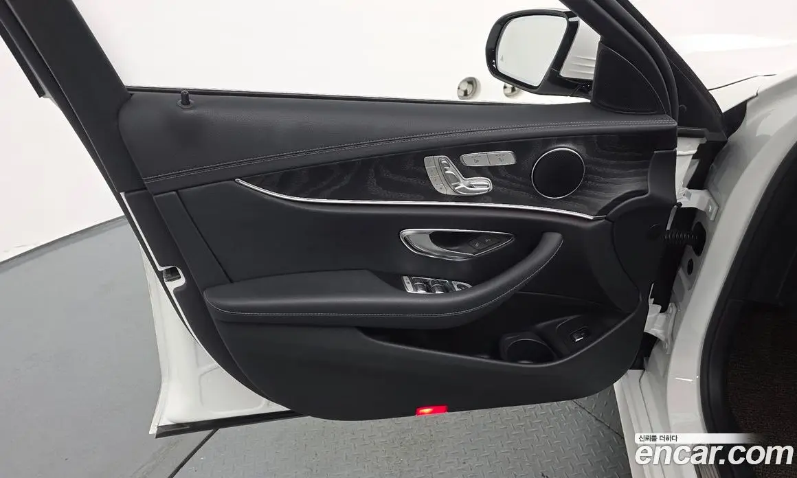 Mercedes-Benz E-Class 2023 2.0 автомат (гидро), фото 14 Mercedes-Benz E-Class 2023 2.0 автомат (гидро), фото 14