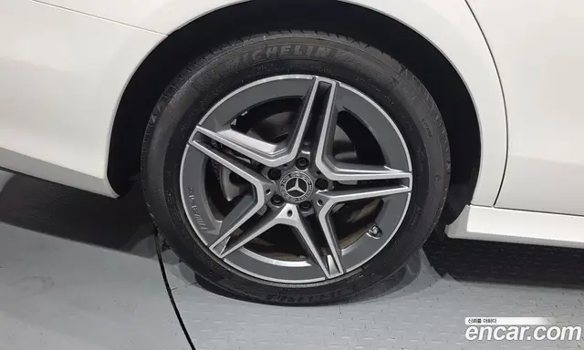 Mercedes-Benz E-Class 2023 2.0 автомат (гидро), миниатюра 5 Mercedes-Benz E-Class 2023 2.0 автомат (гидро), миниатюра 5