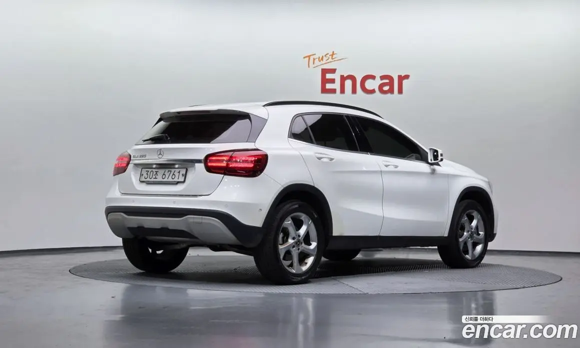 Mercedes-Benz GLA-Class 2018 2.0 автомат (гидро), фото 2 Mercedes-Benz GLA-Class 2018 2.0 автомат (гидро), фото 2